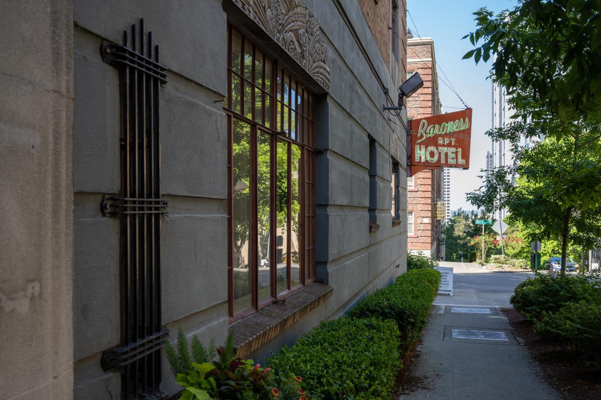 The Baroness Hotel Seattle Dış mekan fotoğraf